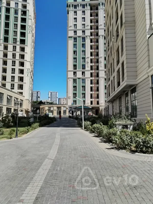 Satılır 3 otaqlı yeni tikili 140 m²