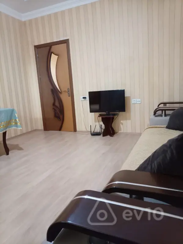 Kirayə verilir 2 otaqlı yeni tikili 70 m²