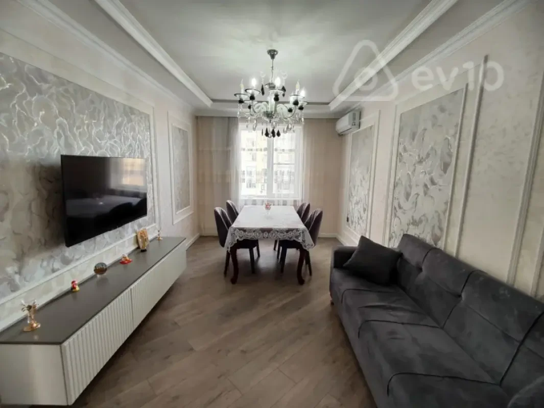 Satılır 3 otaqlı köhnə tikili 82 m²