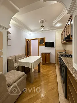 Satılır 2 otaqlı köhnə tikili 56 m² — Bakı, Nizami 2 otaq 56.00 m²