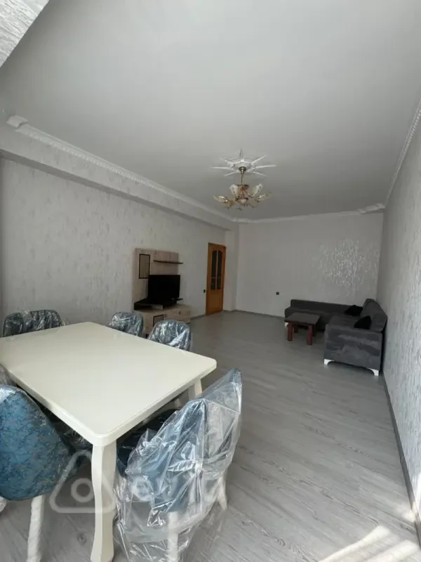 Kirayə verilir 3 otaqlı yeni tikili 110 m²