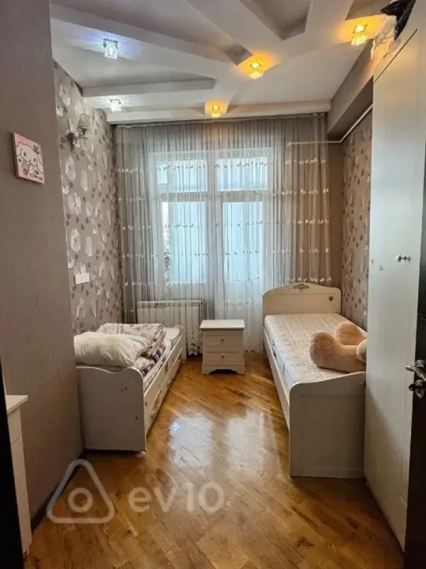 Kirayə verilir 3 otaqlı yeni tikili 90 m²