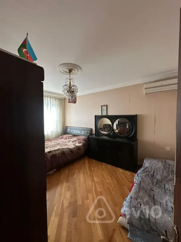 Kirayə verilir 2 otaqlı köhnə tikili 50 m²