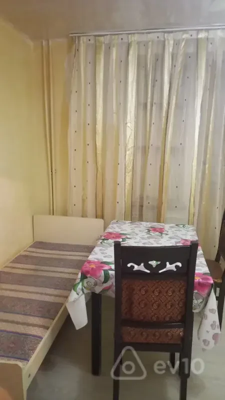 Kirayə verilir 1 otaqlı köhnə tikili 30 m²