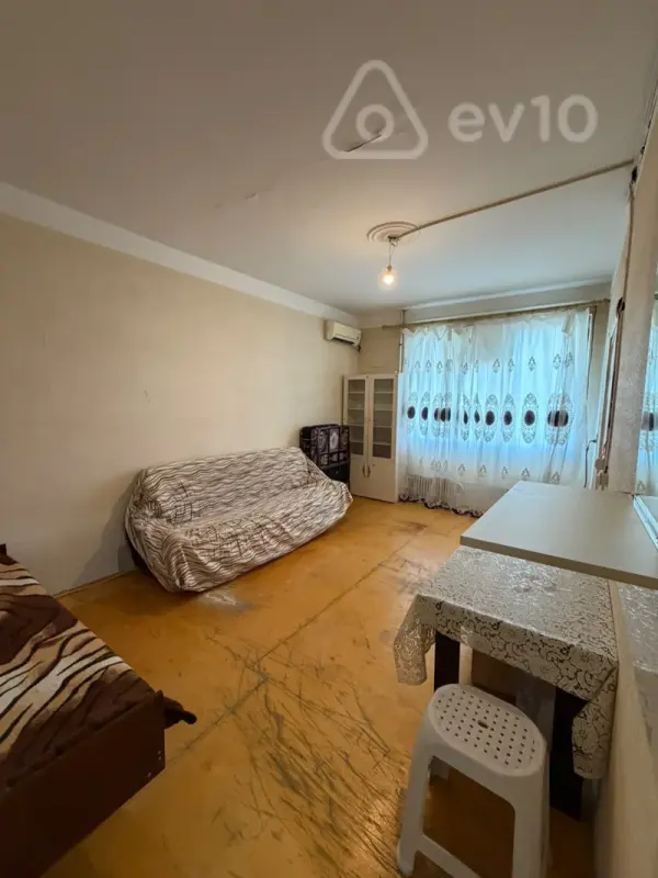 Kirayə verilir 1 otaqlı köhnə tikili 30 m²