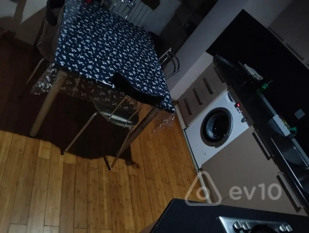 Kirayə verilir 3 otaqlı köhnə tikili 90 m²