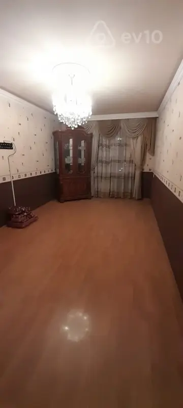 Kirayə verilir 2 otaqlı köhnə tikili 70 m²