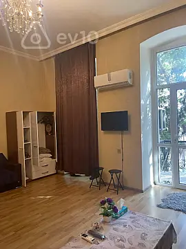 Kirayə verilir 2 otaqlı köhnə tikili 60 m² — Bakı, Səbail 2 otaq 60.00 m²