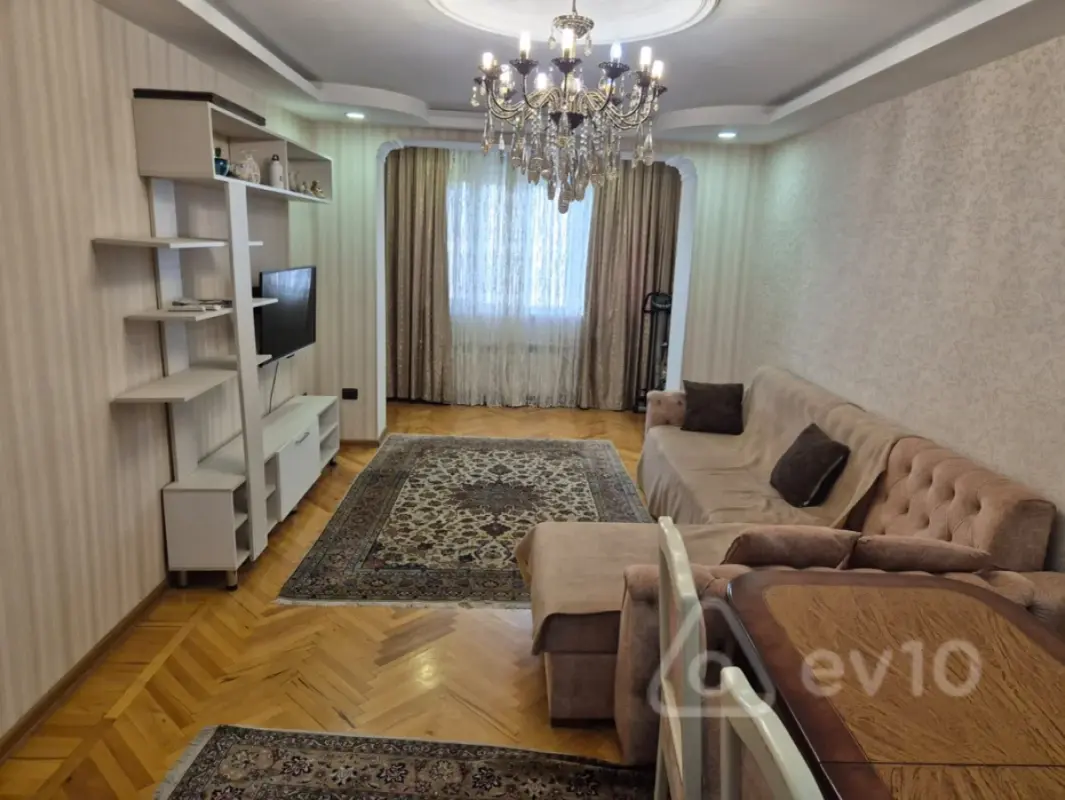 Kirayə verilir 3 otaqlı köhnə tikili 80 m²