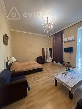 Kirayə verilir 2 otaqlı köhnə tikili 60 m² — Bakı, Səbail 2 otaq 60.00 m²