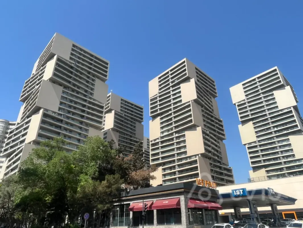 Satılır 3 otaqlı yeni tikili 150 m²