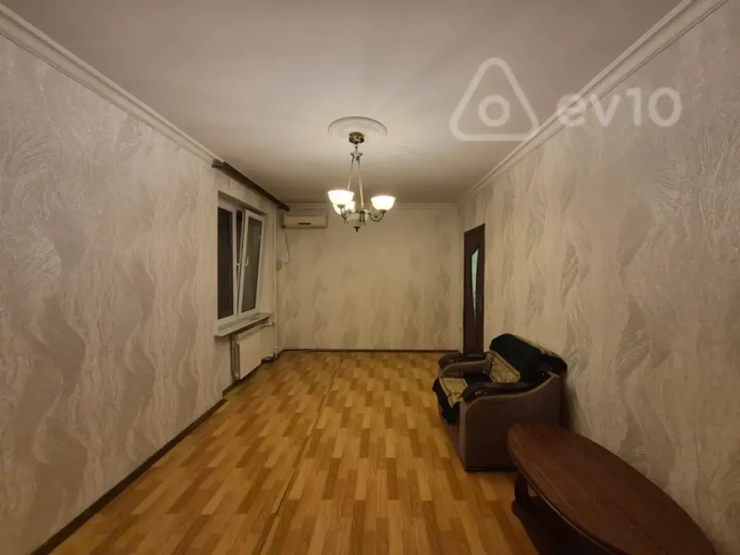 Satılır 1 otaqlı köhnə tikili 32 m²