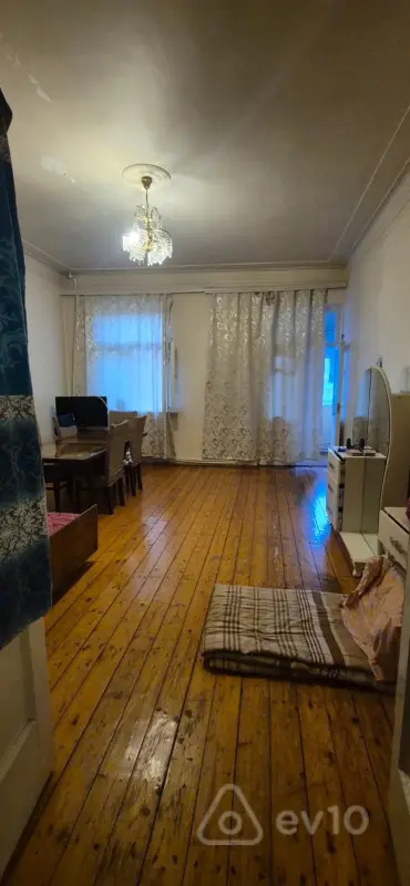 Kirayə verilir 3 otaqlı köhnə tikili 90 m²