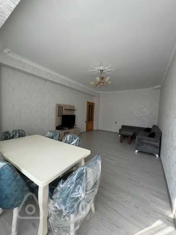 Kirayə verilir 3 otaqlı yeni tikili 100 m²