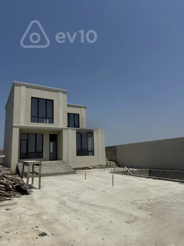 Satılır 5 otaqlı həyət evi 220 m²
