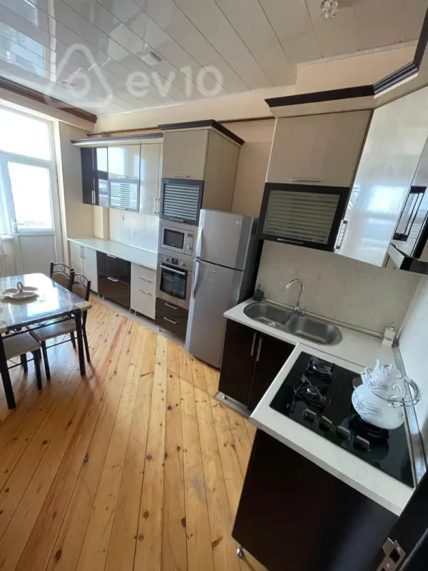 Kirayə verilir 3 otaqlı yeni tikili 110 m²
