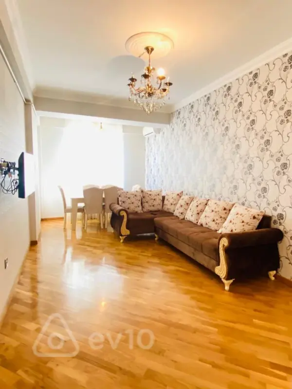 Kirayə verilir 2 otaqlı yeni tikili 65 m²
