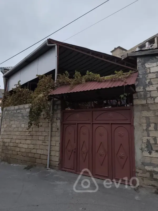 Satılır 5 otaqlı həyət evi 190 m²