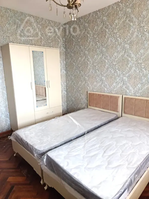 Kirayə verilir 2 otaqlı köhnə tikili 65 m²