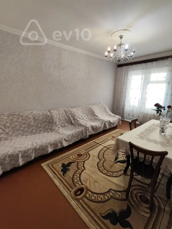 Kirayə verilir 3 otaqlı köhnə tikili 85 m²