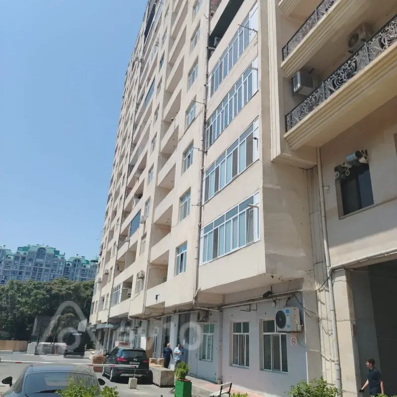 Kirayə verilir 3 otaqlı yeni tikili 156 m²