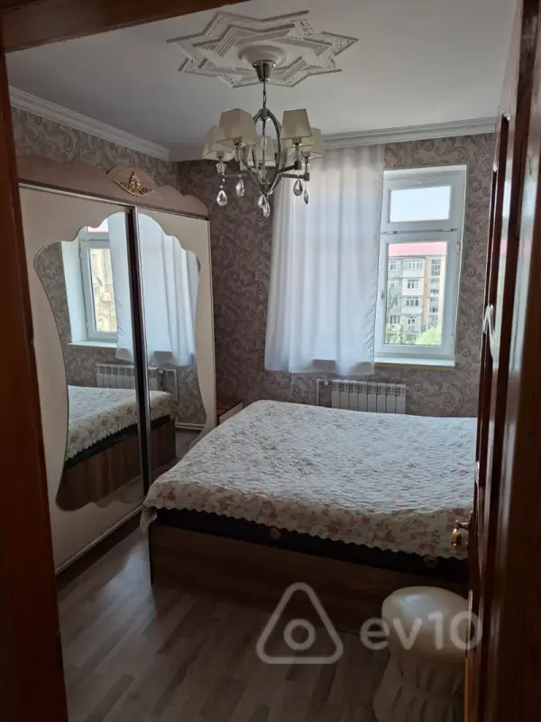 Satılır 3 otaqlı köhnə tikili 78 m²