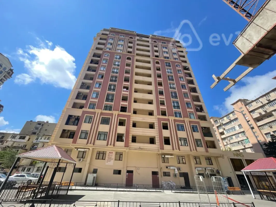 Satılır 3 otaqlı yeni tikili 70 m²
