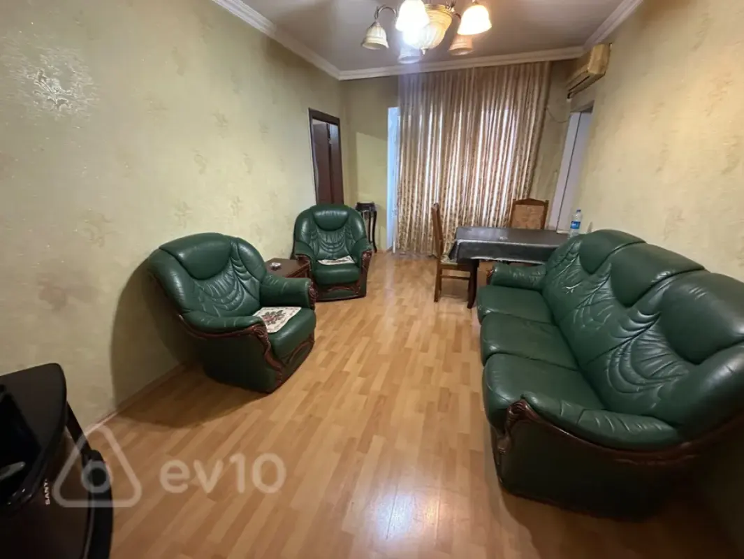 Kirayə verilir 2 otaqlı köhnə tikili 46 m²