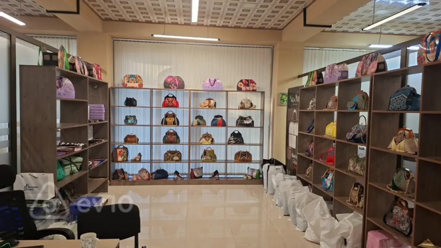 Kirayə verilir mənzil 230 m²
