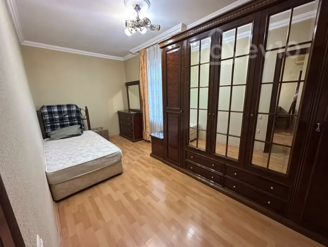 Kirayə verilir 2 otaqlı köhnə tikili 60 m²