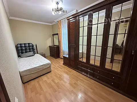 Kirayə verilir 2 otaqlı köhnə tikili 60 m² — Bakı, Səbail 2 otaq 60.00 m²