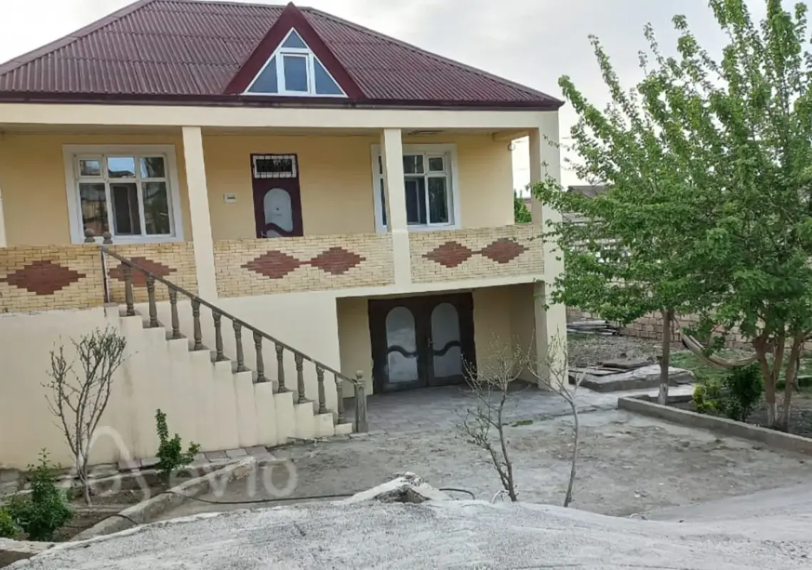 Satılır 3 otaqlı həyət evi 200 m²