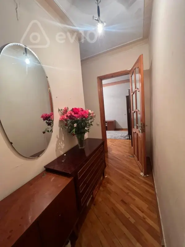 Satılır 1 otaqlı köhnə tikili 40 m²