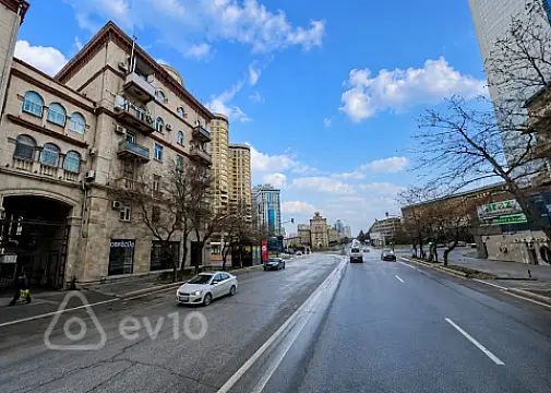 Satılır 3 otaqlı köhnə tikili 100 m² — Bakı, Yasamal 3 otaq 100.00 m²