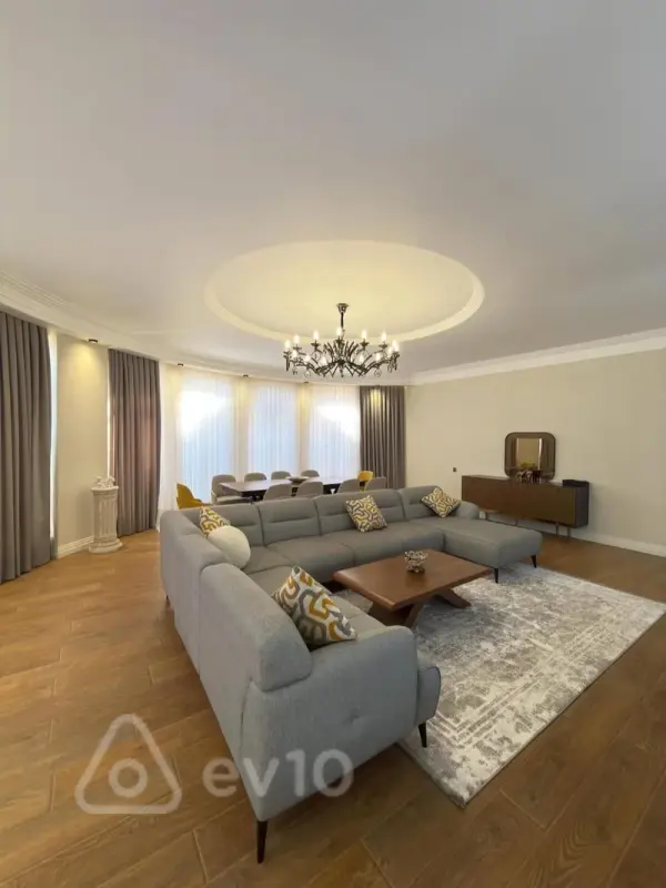 Kirayə verilir 3 otaqlı yeni tikili 156 m²