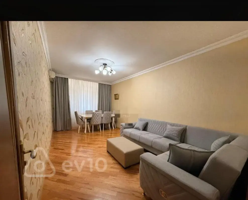 Kirayə verilir 2 otaqlı köhnə tikili 65 m²