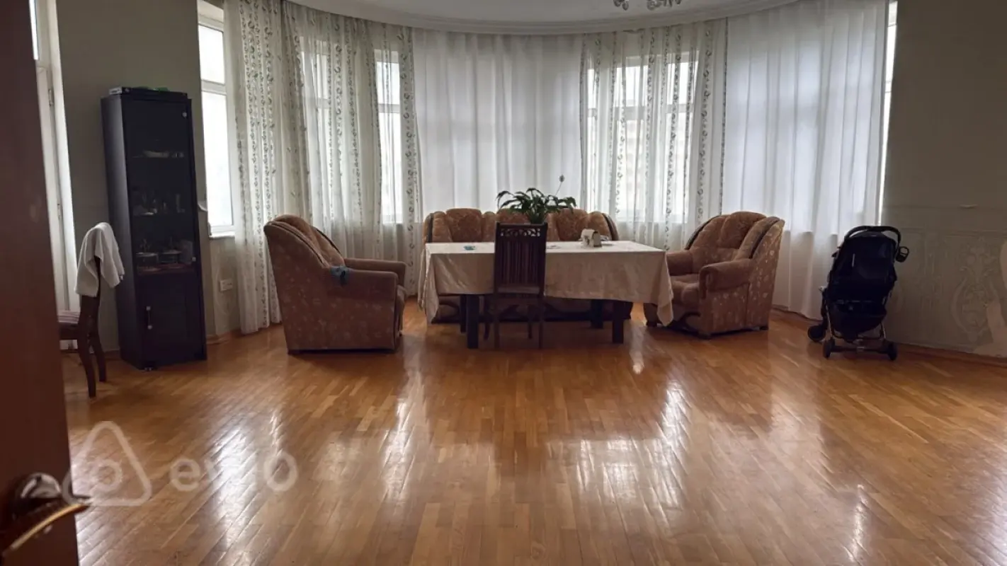 Satılır 3 otaqlı yeni tikili 160 m²
