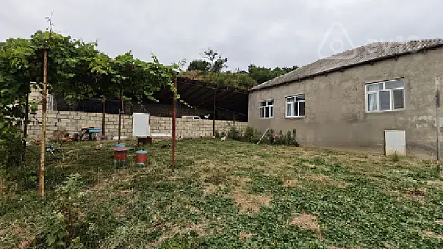 Satılır 4 otaqlı həyət evi 98 m² — Quba 4 otaq 98.00 m²