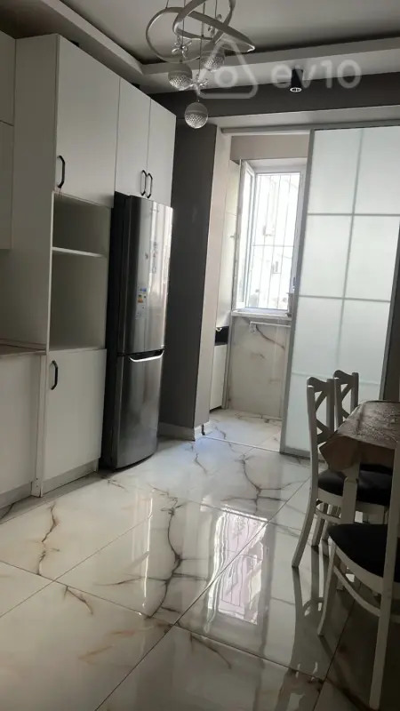 Kirayə verilir 2 otaqlı yeni tikili 60 m²