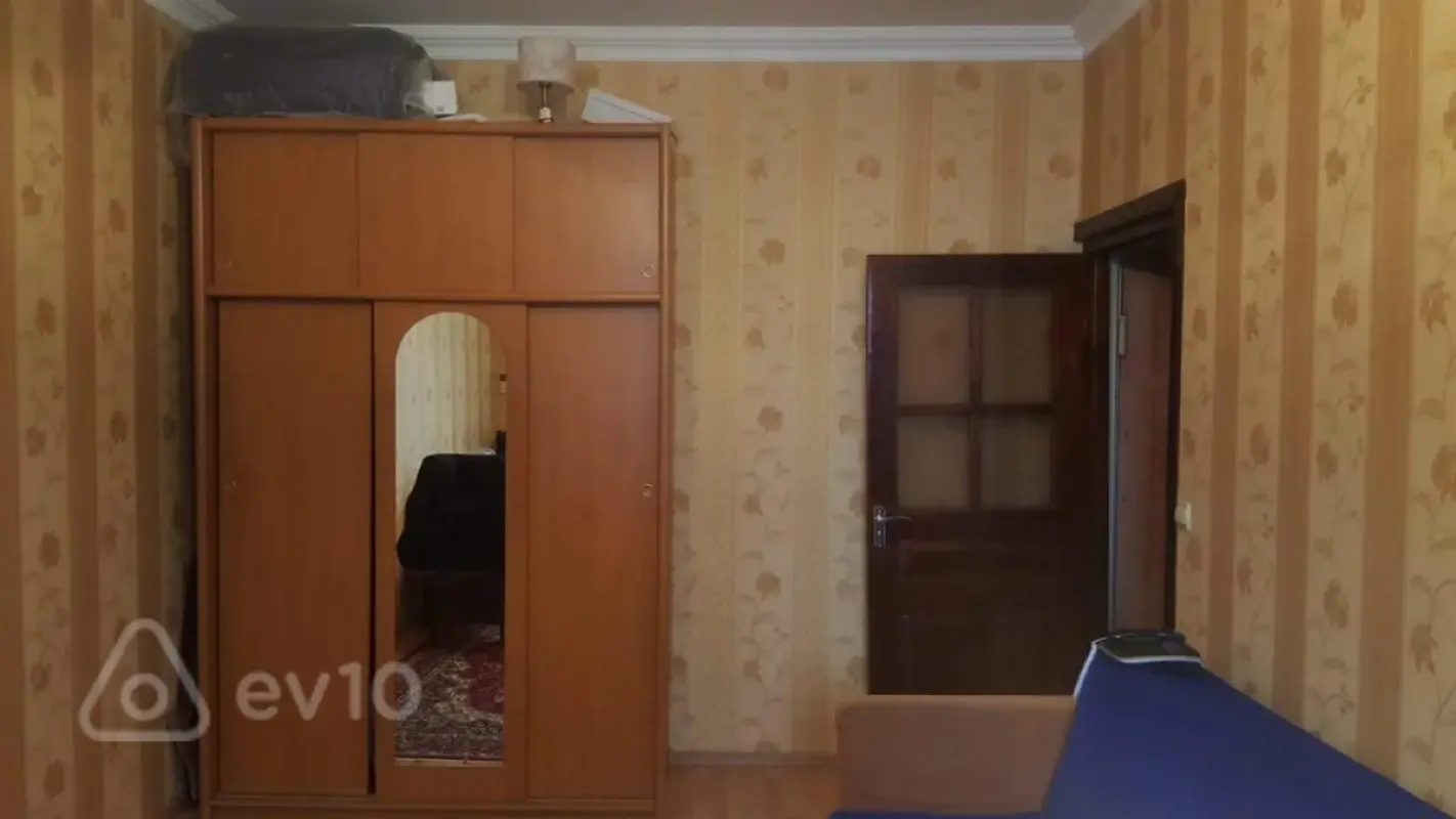 Kirayə verilir 2 otaqlı köhnə tikili 45 m²