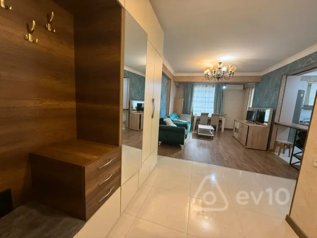 Kirayə verilir 3 otaqlı yeni tikili 92 m²