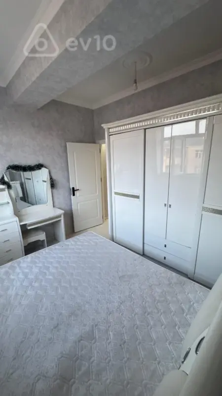 Kirayə verilir 2 otaqlı yeni tikili 50 m²