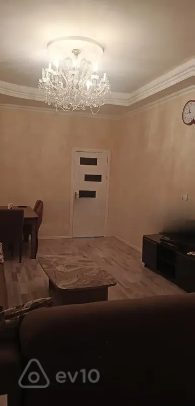 Kirayə verilir 2 otaqlı köhnə tikili 60 m²