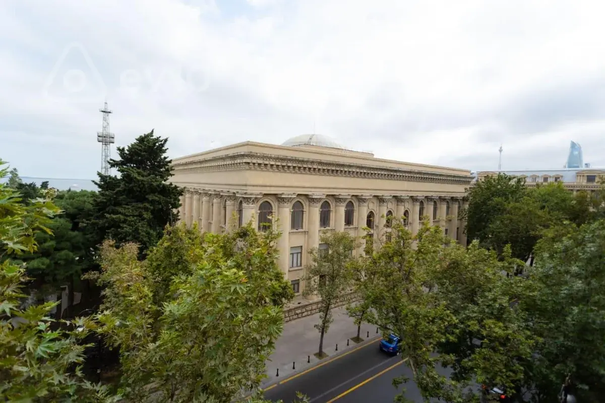 Kirayə verilir 3 otaqlı köhnə tikili 57 m²