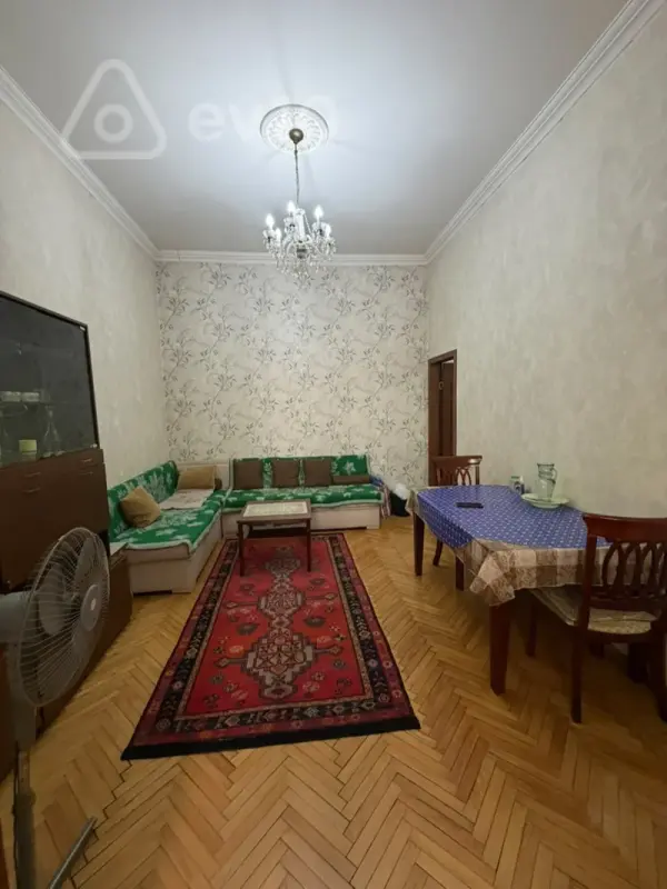 Kirayə verilir 2 otaqlı köhnə tikili 56 m²