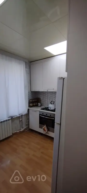 Kirayə verilir 2 otaqlı köhnə tikili 60 m²