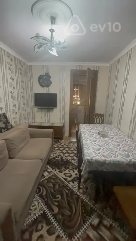 Kirayə verilir 2 otaqlı köhnə tikili 40 m²