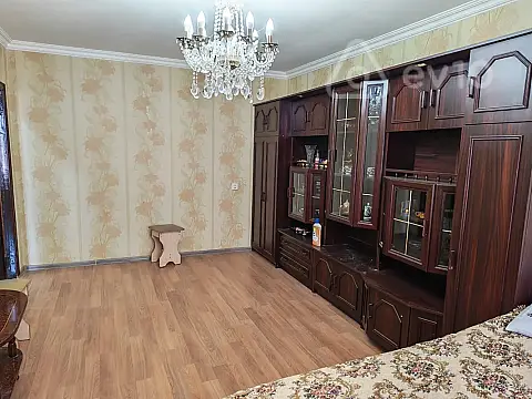 Kirayə verilir 1 otaqlı köhnə tikili 45 m² — Bakı, Nizami 1 otaq 45.00 m²