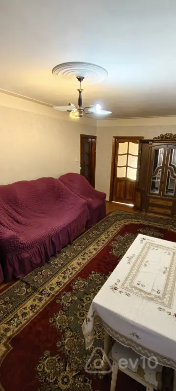 Kirayə verilir 2 otaqlı köhnə tikili 60 m²
