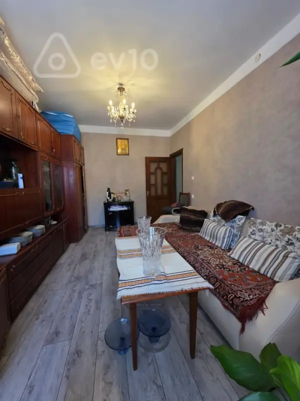 Kirayə verilir 3 otaqlı köhnə tikili 80 m²